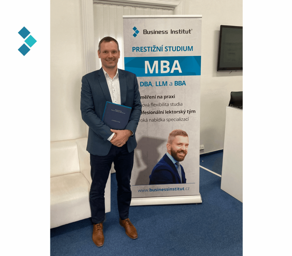 11 | Noví absolventi a držitelia titulov MBA a LLM