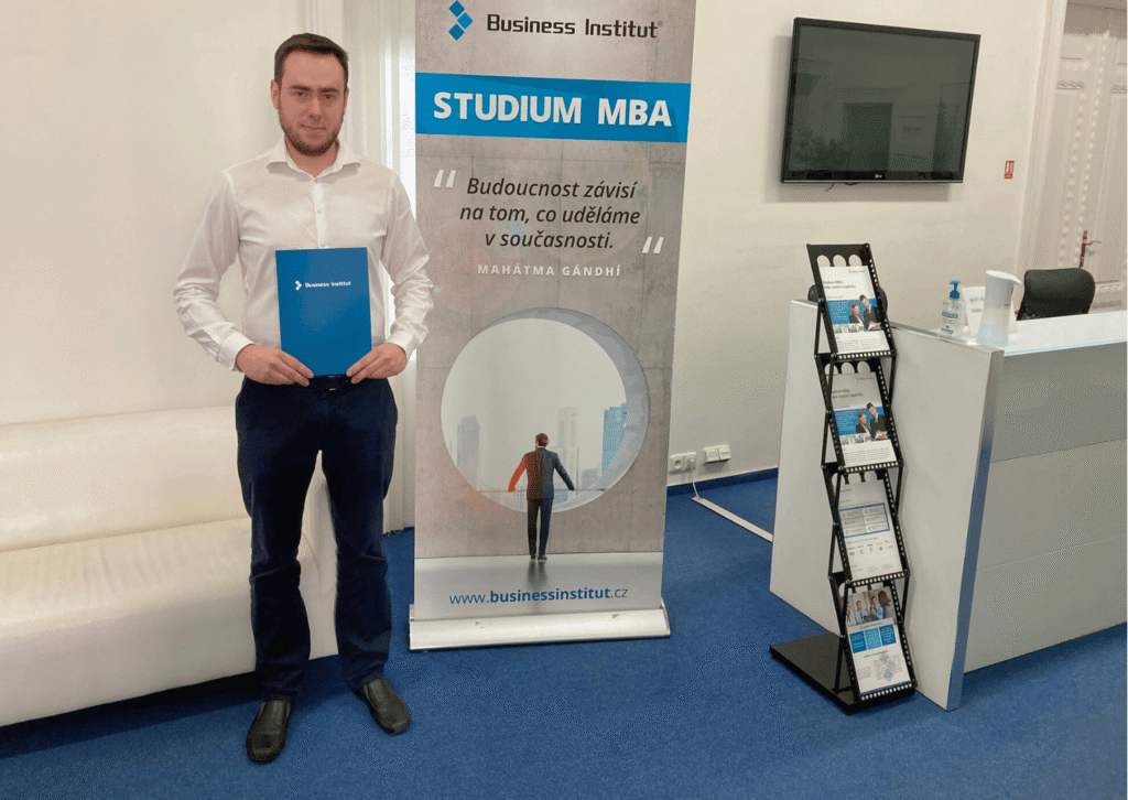 obhajoby 6 | Noví absolventi MBA a DBA: Gratulujeme k excelentným obhajobám