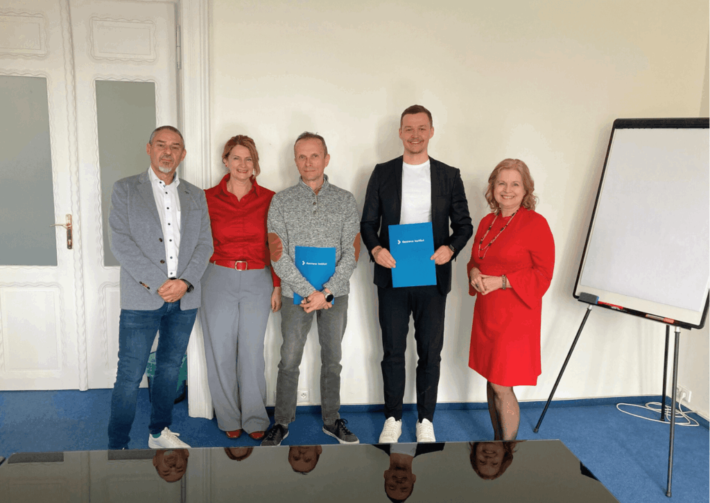 obhajoby 3 | Noví absolventi MBA a DBA: Gratulujeme k excelentním obhajobám